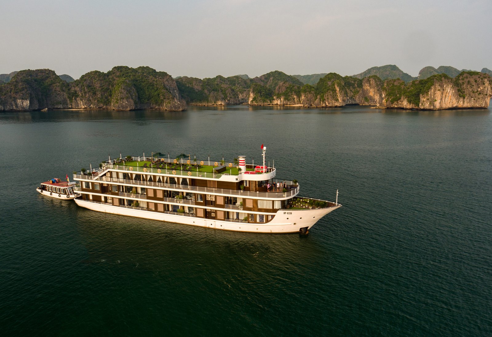 LA CASTA REGAL CRUISE – ELEGANT 2D1N HALONG BAY ESCAPE