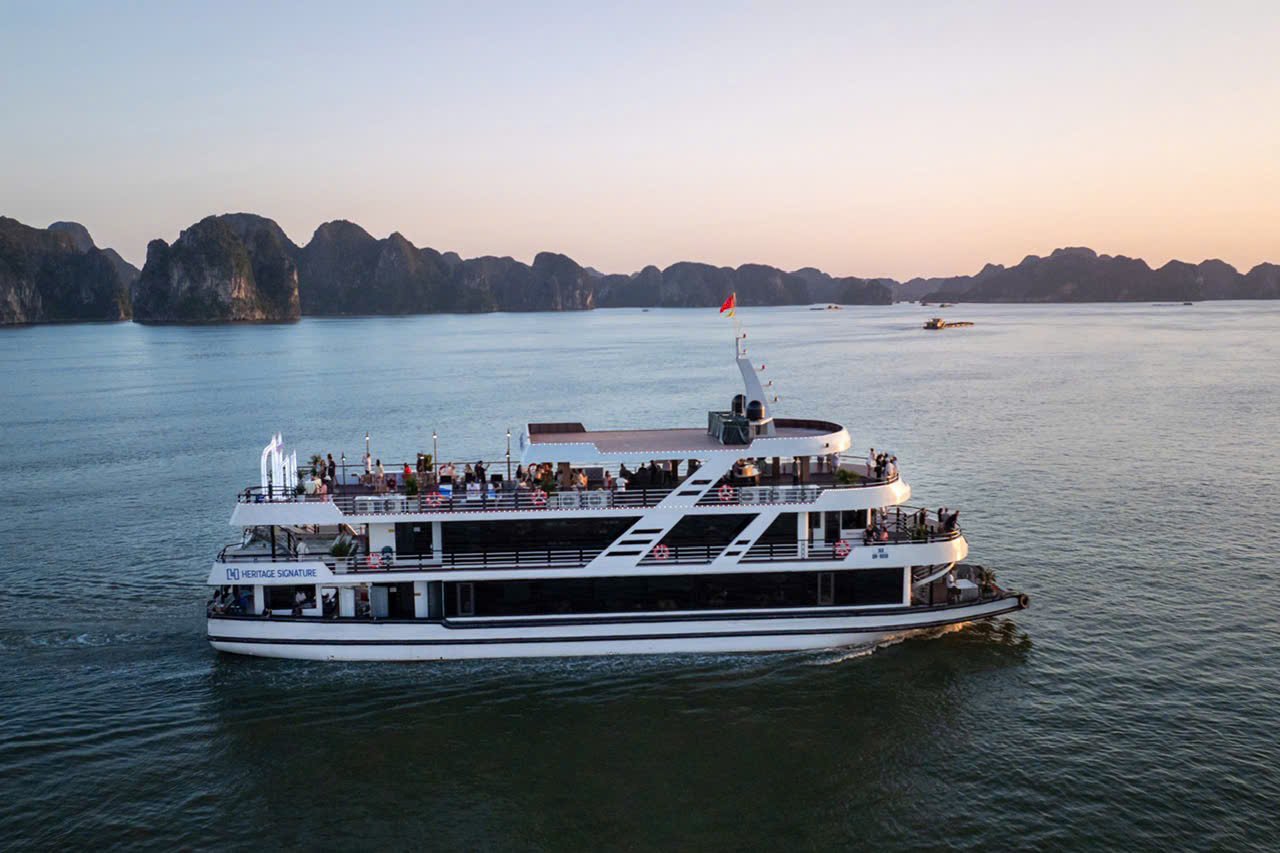 HERITAGE SIGNATURE CRUISE: 5-STAR LUXURY DAY CRUISE IN HA LONG BAY