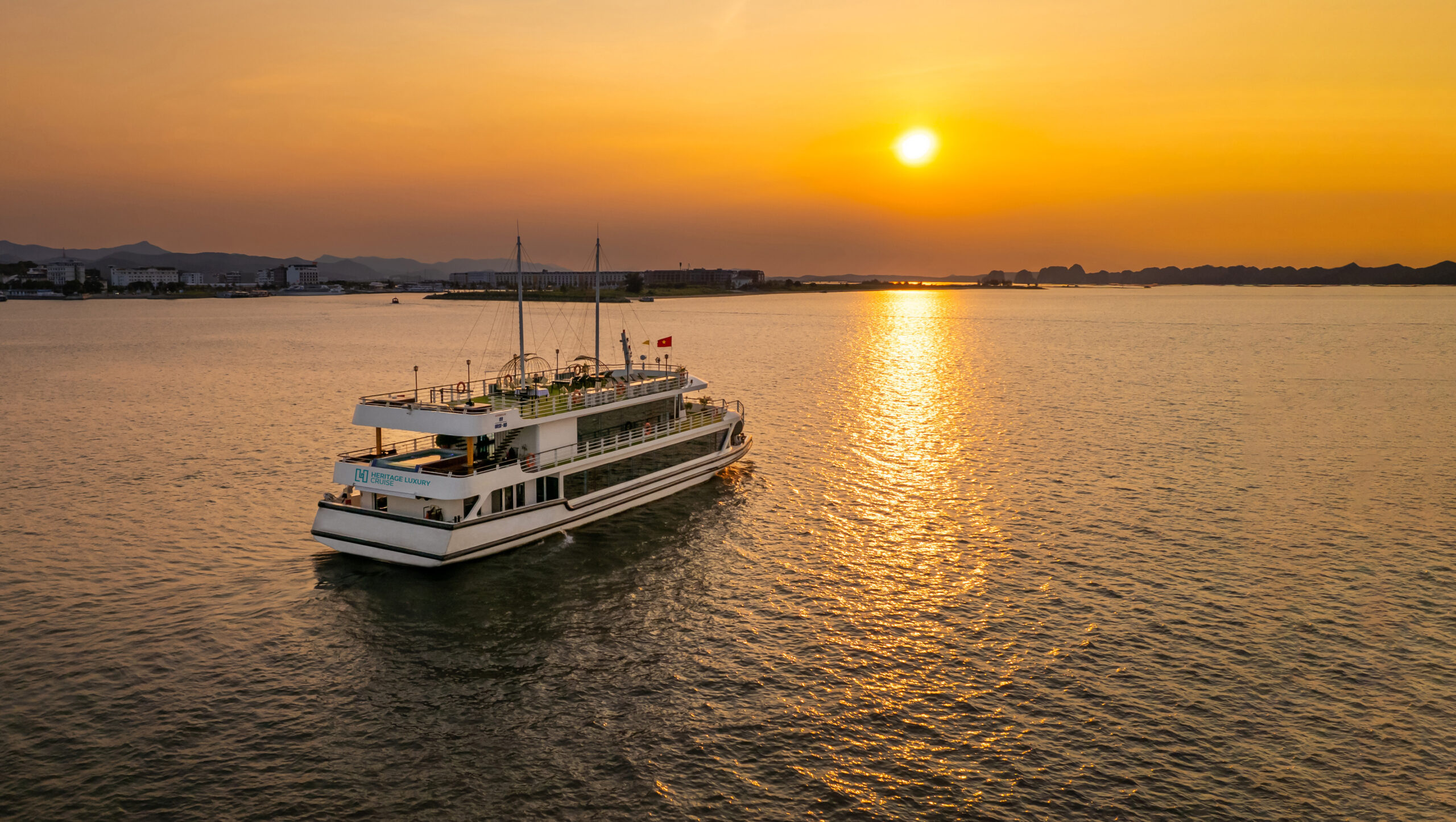 3* HERITAGE LUXURY DAY CRUISE HA LONG BAY