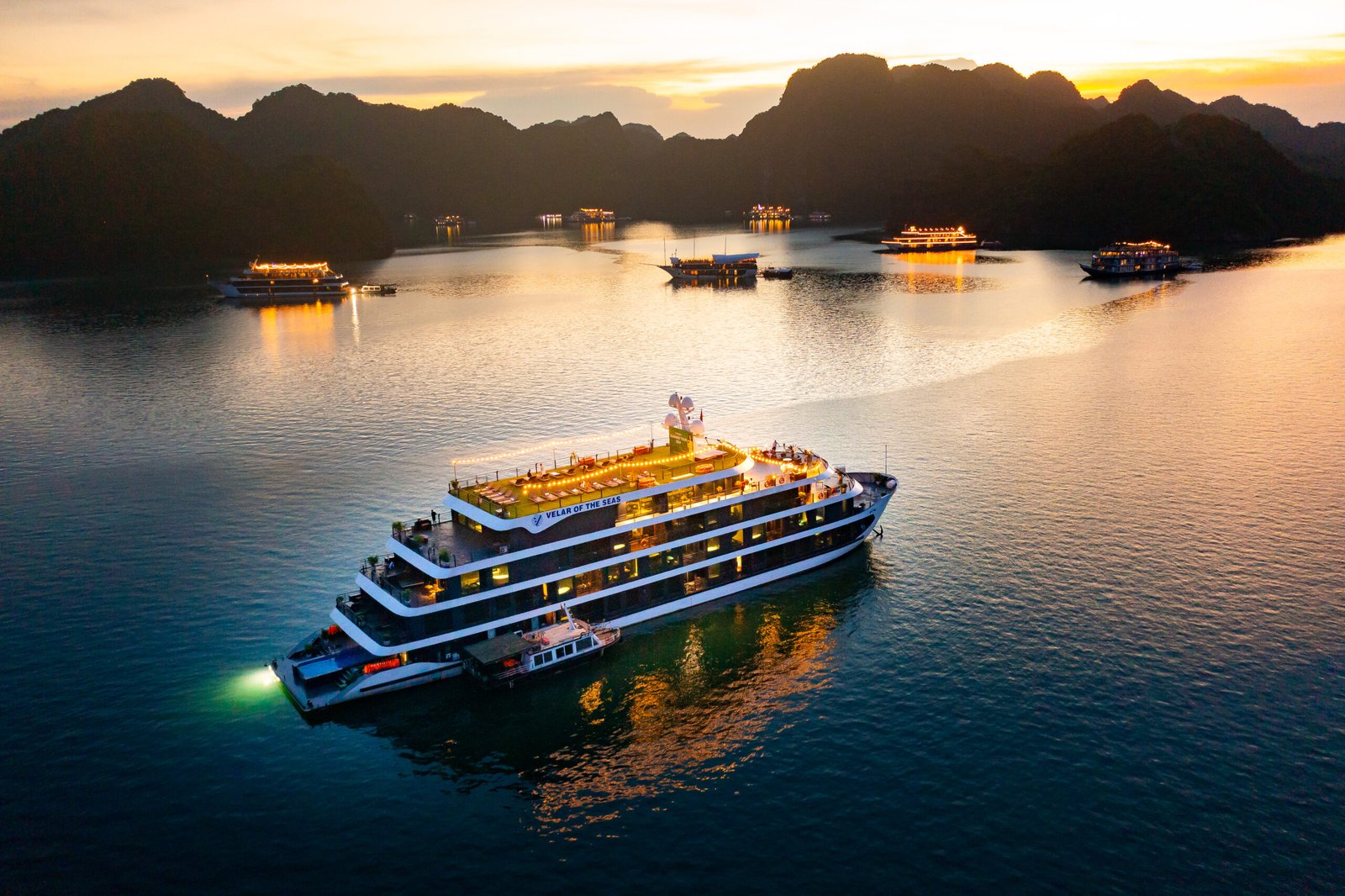 VELAR OF THE SEAS – ULTIMATE 2D1N HALONG BAY CRUISE EXPERIENCE