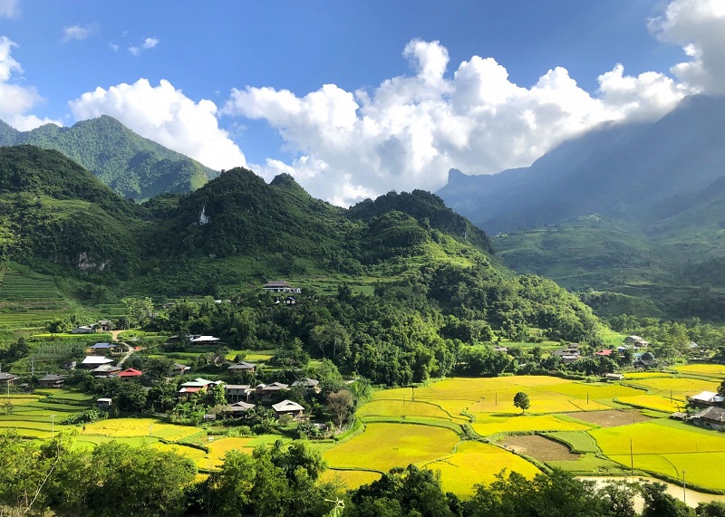 Du Gia Village homestay and landscapes on the Ha Giang Loop
