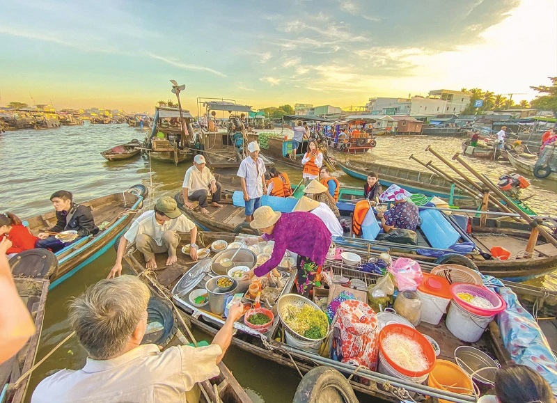 Phong Dien Floating Market in Can Tho on a calm morning