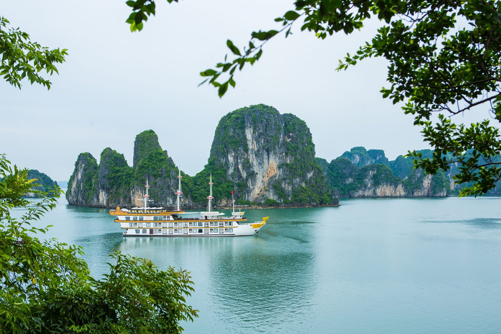 DRAGON LEGEND CRUISE – 2 DAYS EXPLORE BAI TU LONG BAY IN LUXURY