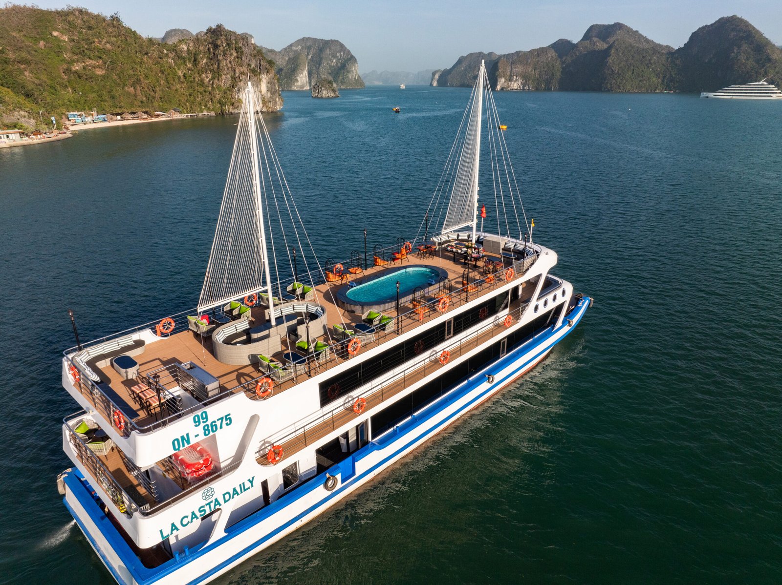 LA CASTA CRUISE – 5* PREMIUM HA LONG BAY DAY DAILY TOUR & BUFFET LUNCH