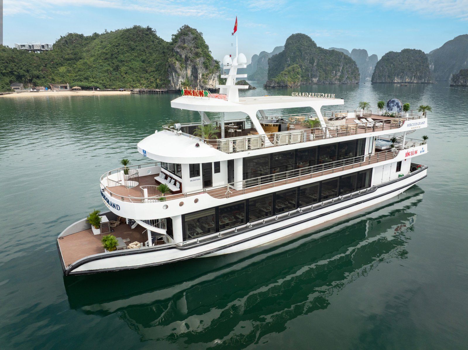 Hercules Grand Cruise Halong Bay - overview