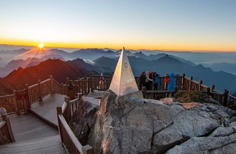 Sunrise at Fansipan Summit in Sapa, Vietnam – Sapa Travel Guide