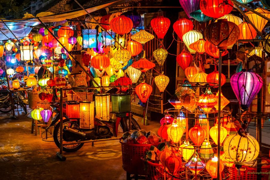 Hoi An lantern streets on a Vietnam itinerary