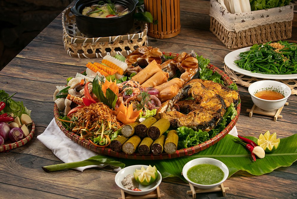 Mai Chau Travel Guide – homestay dinner with bamboo rice and local dishes