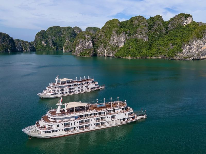 Ha Long Bay cruise Vietnam for first-time travelers