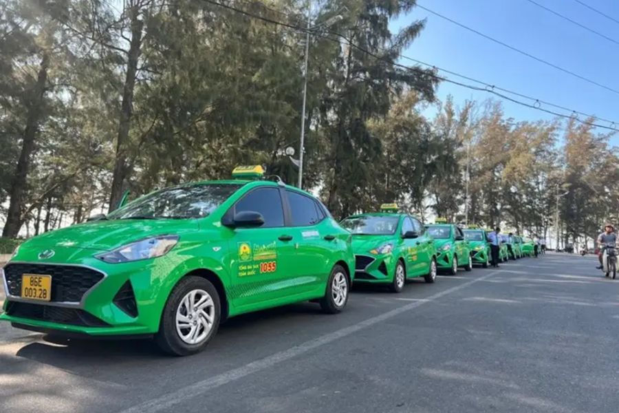 taxi transportation in Vietnam for tourists avoiding scams
