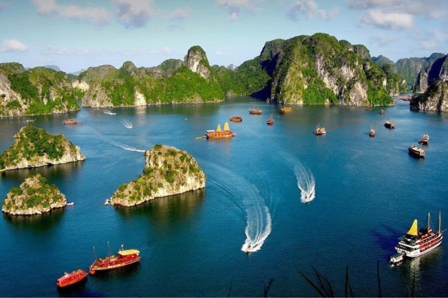 Vietnam weather in April overview