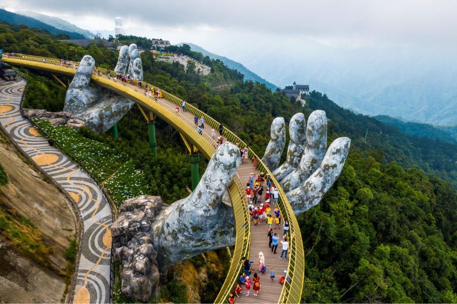 da nang beach vietnam coastline