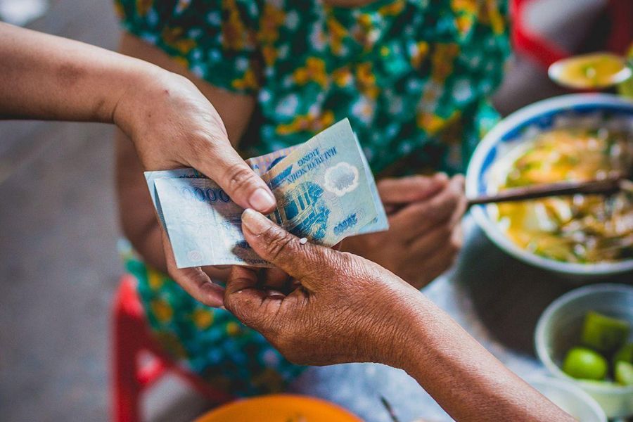 do you need cash in vietnam street food payment