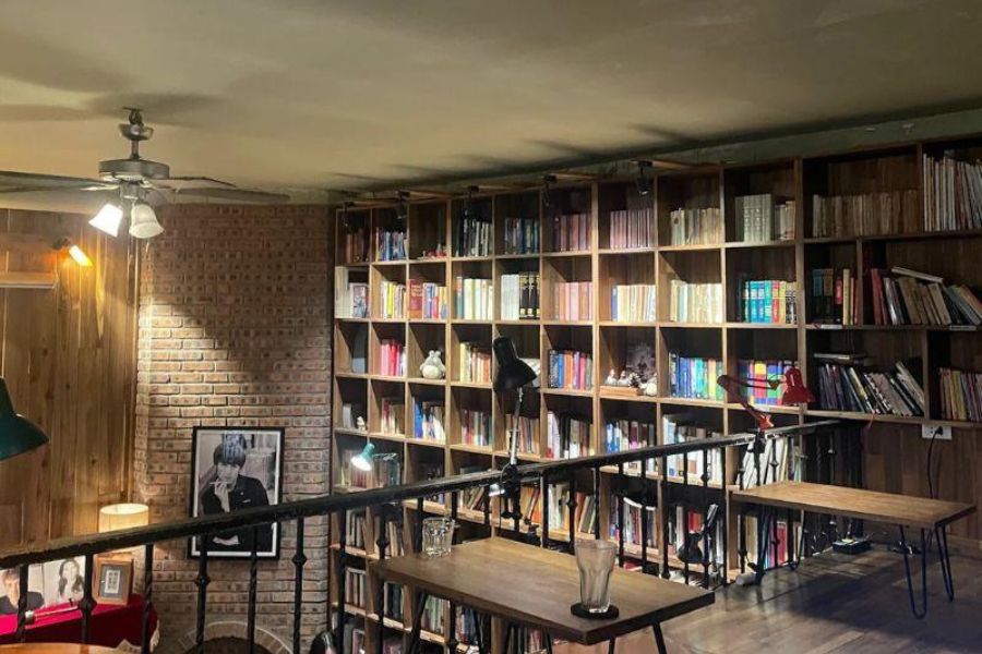 lgbt cafes vietnam hanoi cozy cafe