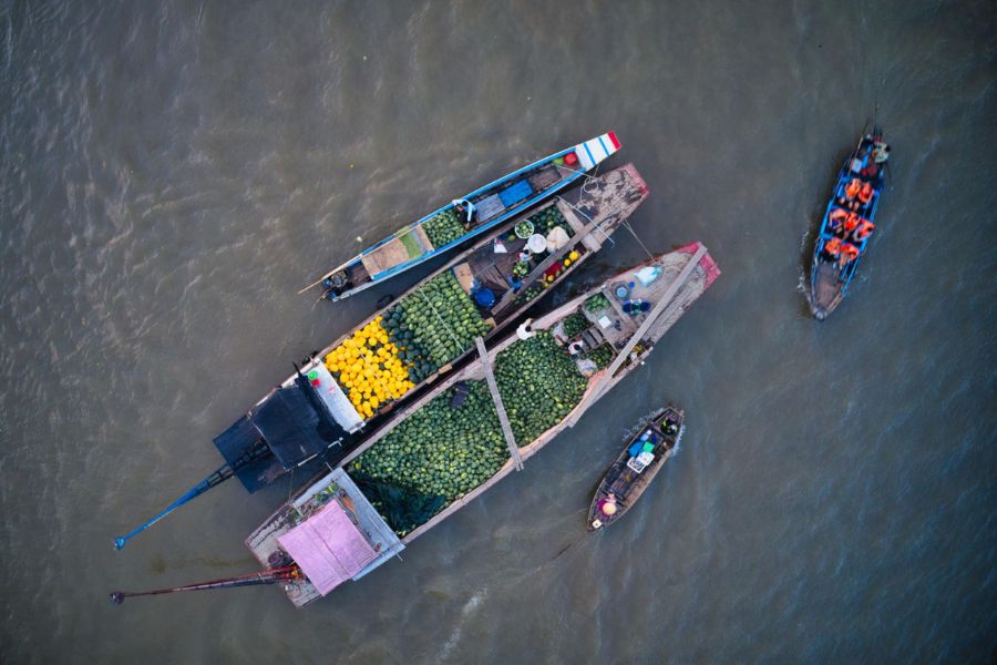 mekong delta floating market vietnam