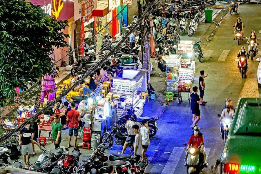 vietnam food hanoi vs ho chi minh city street food