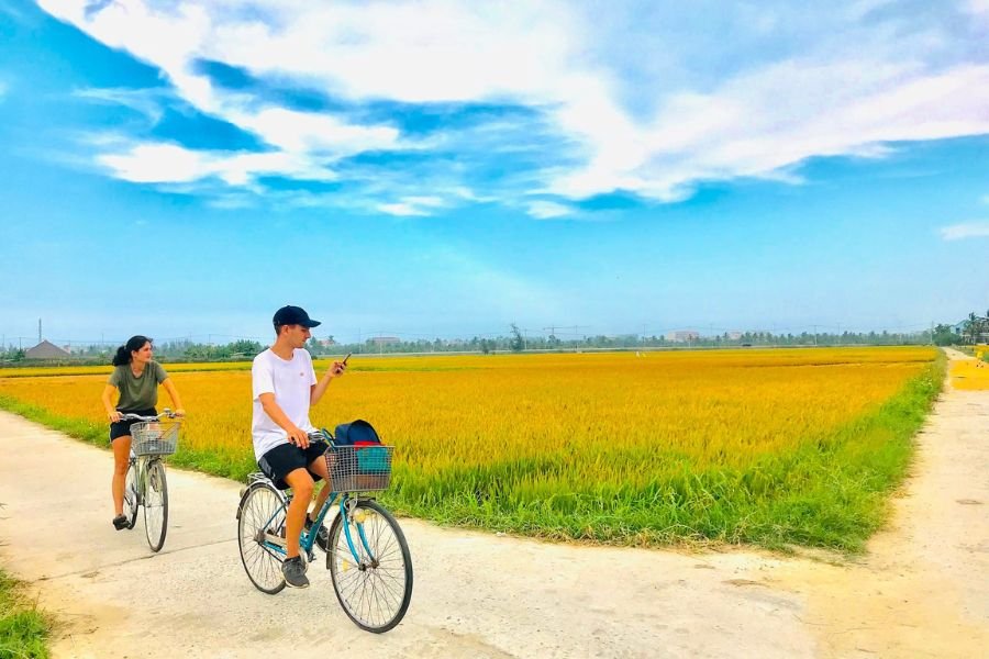 Cycling through the Vietnamese countryside and local villages