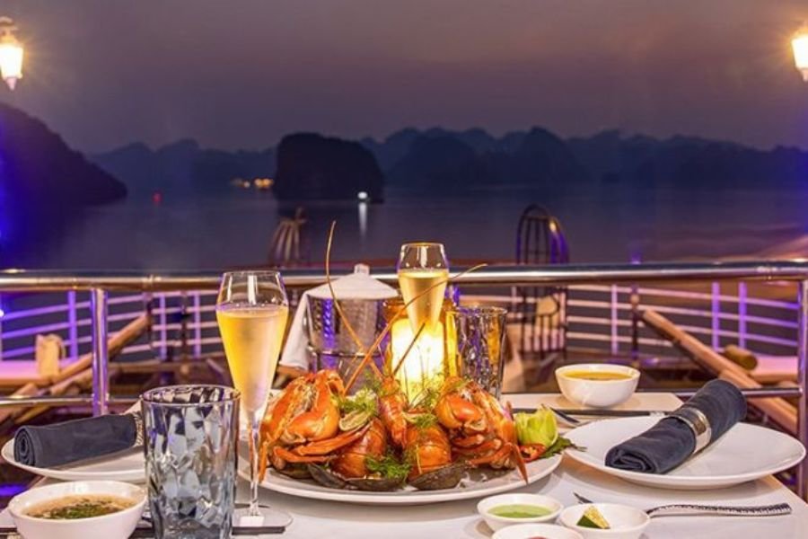 Dining experience on a Ha Long Bay Cruise