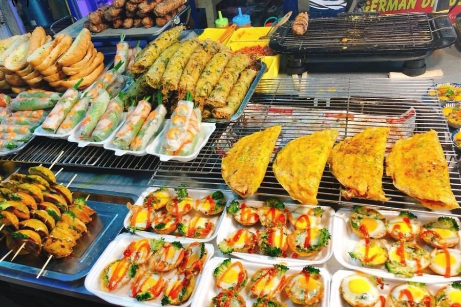 Street food at Helio Night Market in Da Nang
