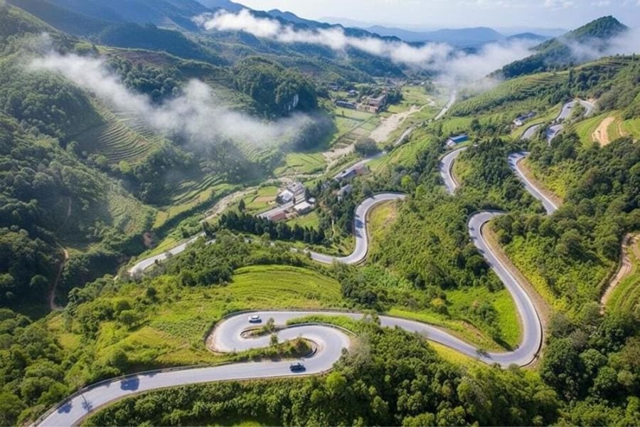 Vietnam Scenic Drives through the mountains of Ta Xua