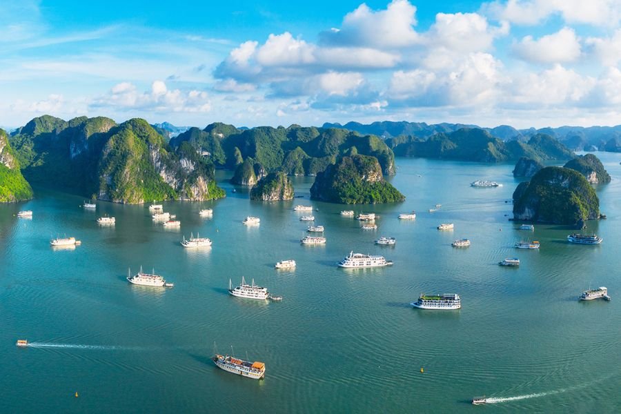 3-day Ha Long Bay cruise exploring quieter areas