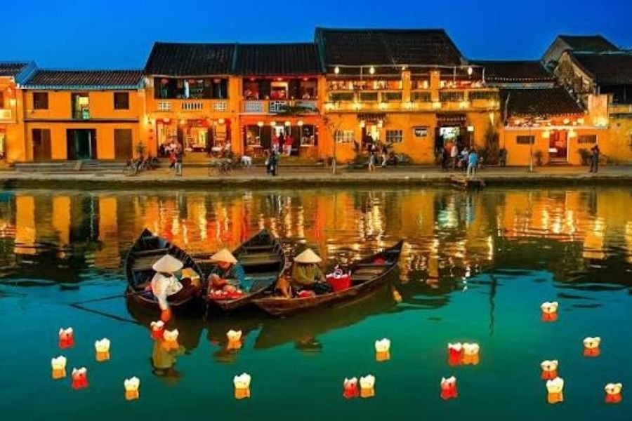 Colorful lanterns in Hoi An Ancient Town, Vietnam