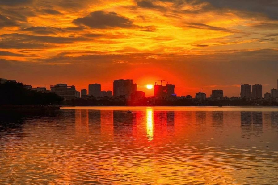Scenic West Lake in Hanoi during sunset
